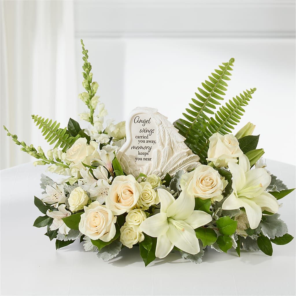 Holding You Close Arrangement – CAMPBELL ROSES & PLANTS LTD CO, Fort Campbell KY