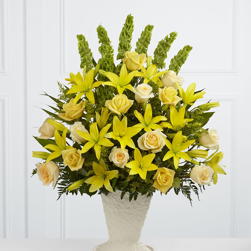 Golden Memories Arrangement – CAMPBELL ROSES & PLANTS LTD CO, Fort Campbell KY