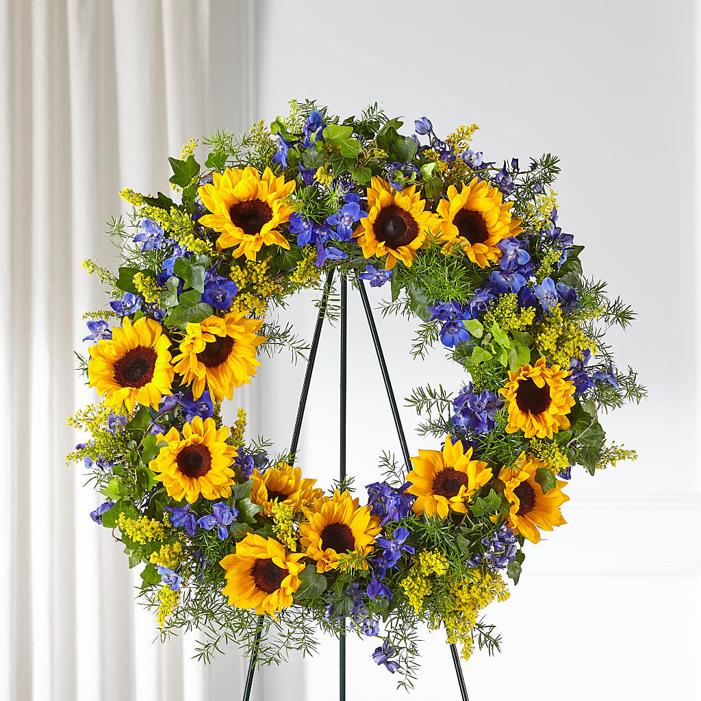 Bright Rays Wreath – CAMPBELL ROSES & PLANTS LTD CO, Fort Campbell KY
