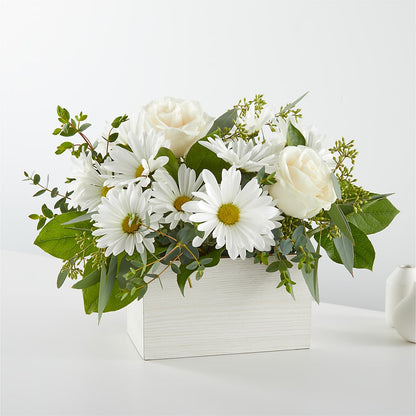 Fresh Linen Box Bouquet – CAMPBELL ROSES & PLANTS LTD CO, Fort Campbell KY
