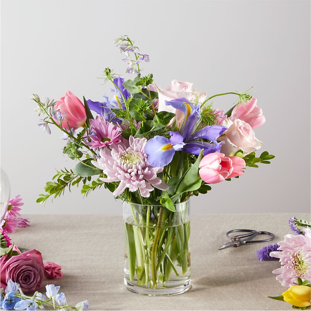 Pastel Tradition - A Florist Original – CAMPBELL ROSES & PLANTS LTD CO, Fort Campbell KY
