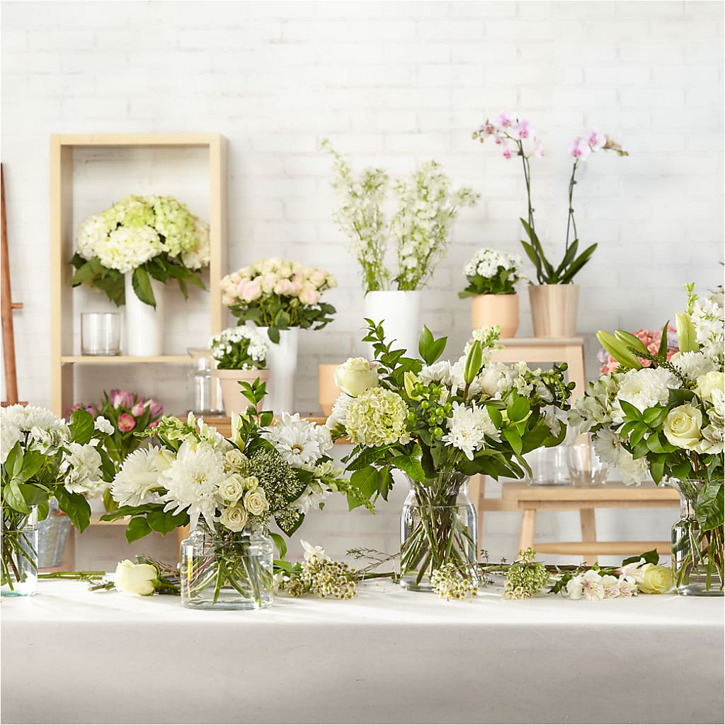 Classic Ivory – A Florist Original – CAMPBELL ROSES & PLANTS LTD CO, Fort Campbell KY
