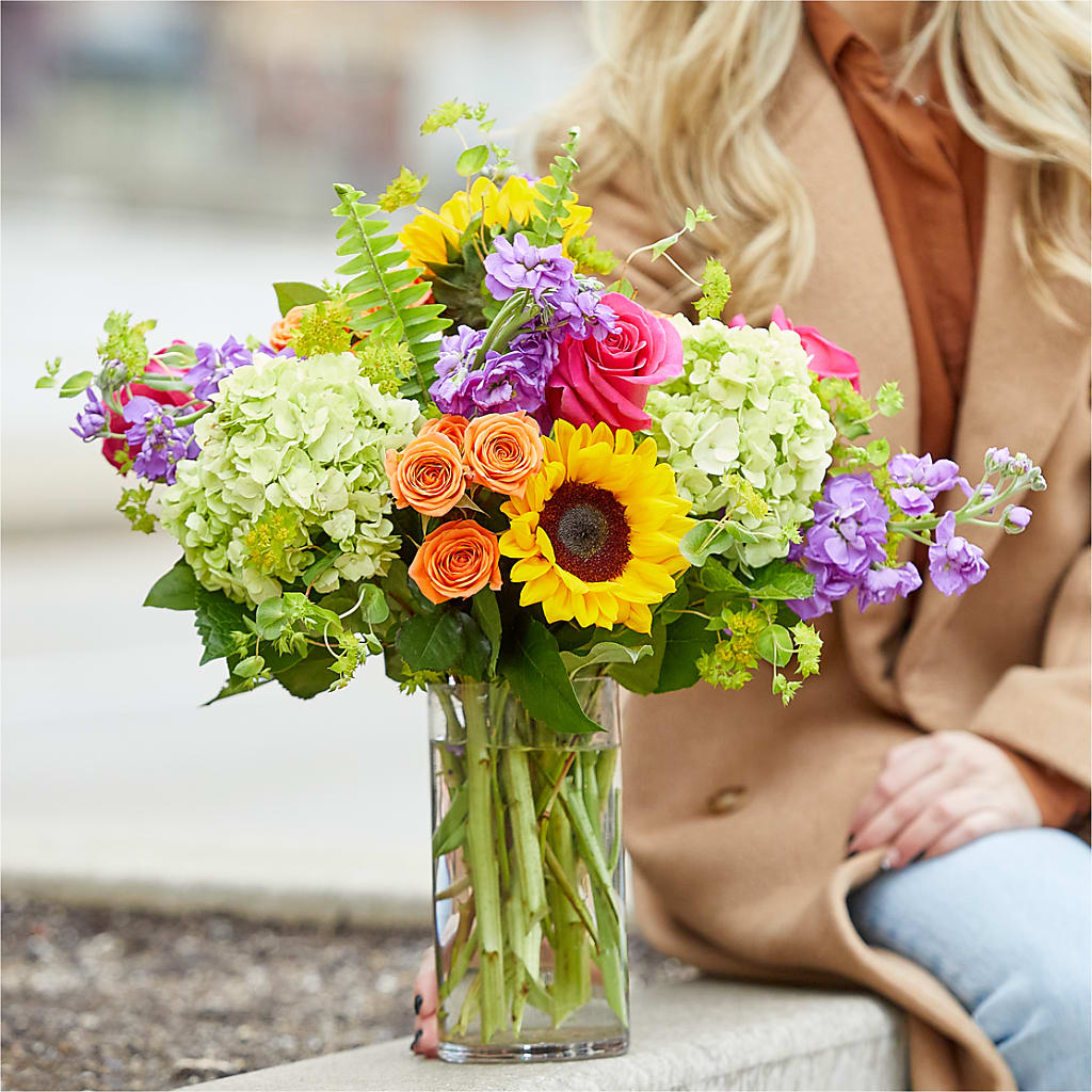 Vibrant Greetings Bouquet – CAMPBELL ROSES & PLANTS LTD CO, Fort Campbell KY