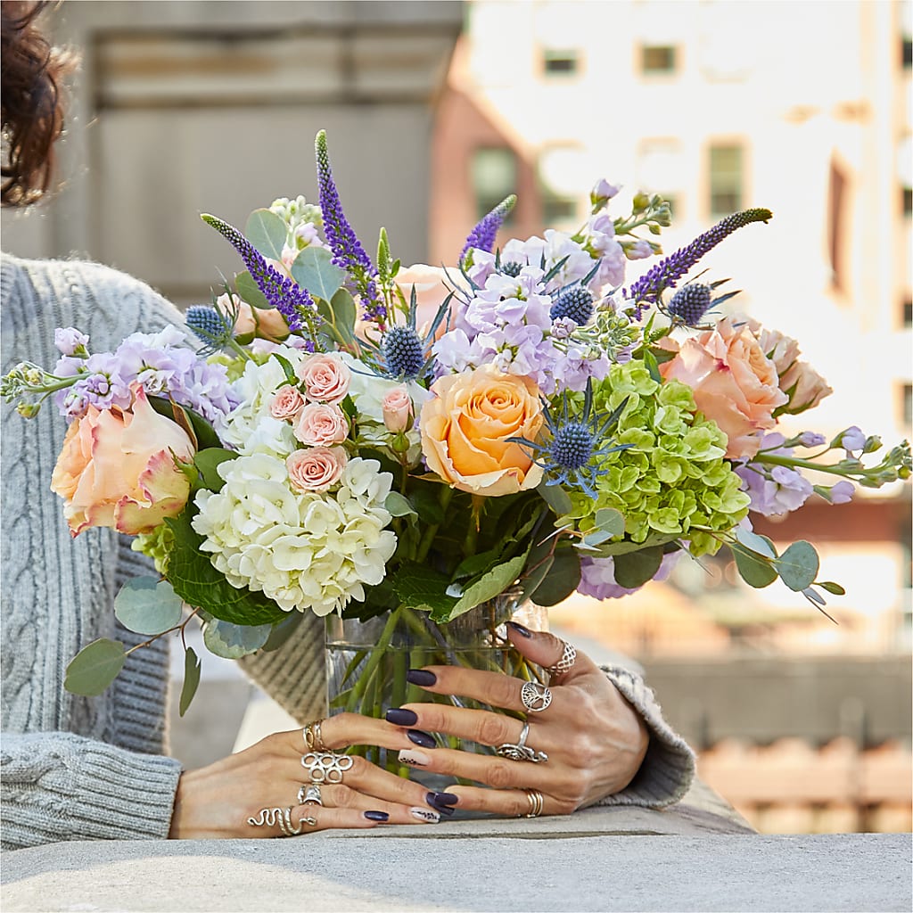 Porch Swing Bouquet – CAMPBELL ROSES & PLANTS LTD CO, Fort Campbell KY