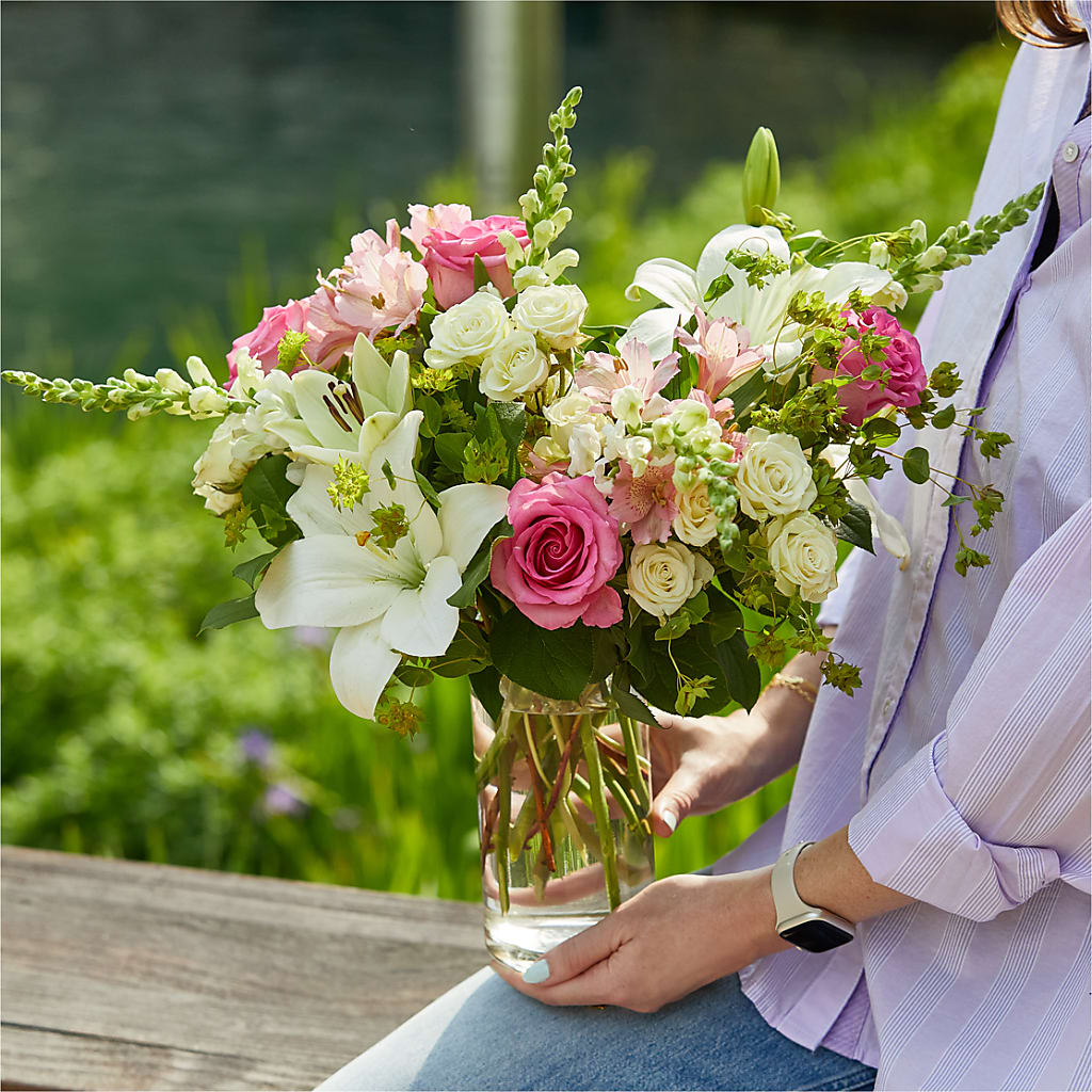 Fondly Bouquet – CAMPBELL ROSES & PLANTS LTD CO, Fort Campbell KY