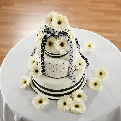 Simple Sophistication Cake Décor – CAMPBELL ROSES & PLANTS LTD CO, Fort Campbell KY